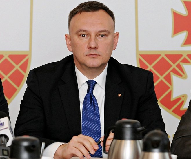 Wiceprezydent Tomasz Lewandowski oświadcza Wiceprezydent Tomasz Lewandowski oświadcza