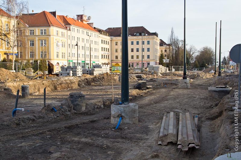 Elbląg, Prace postępują także przy konstrukcji torowiska na Placu Słowiańskim Elbląg, Prace postępują także przy konstrukcji torowiska na Placu Słowiańskim