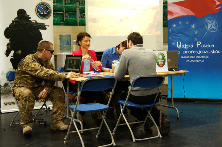 Elbląg, Jak mówiła Agnieszka Krusińska z Wojskowej Komendy Uzupełnień w Elblągu zainteresowanie służbą wojskową jest ogromne