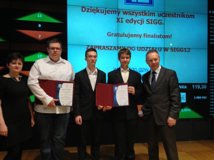 Elbląg, Młodzi "biznesmeni" z Zespołu Szkół Pijarskich w Elblągu odebrali nagrodę w Warszawie