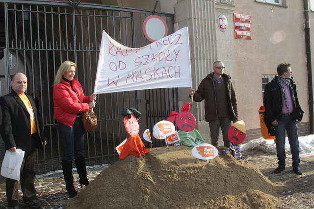Elbląg, Kazimierz czarodziej z krainy „bezpartyjnego Wolnego Elbląga” (opinia nadesłana) Elbląg, Kazimierz czarodziej z krainy „bezpartyjnego Wolnego Elbląga” (opinia nadesłana)