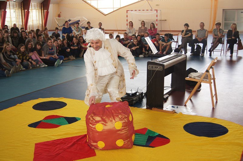 Elbląg, Zespół teatralny z Niemiec w Gimnazjum nr 9