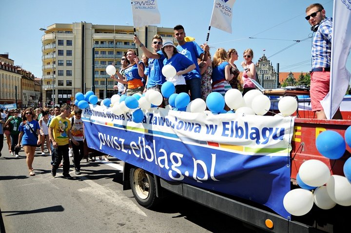 Elbląg, Dziś studenci przeszli ulicami miasta i wzięli władzę w swoje ręce Elbląg, Dziś studenci przeszli ulicami miasta i wzięli władzę w swoje ręce