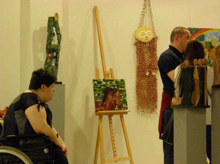 Elbląg, Prace uczestników Warsztatów Terapii Zajęciowej można oglądać w Ratuszu Staromiejskim