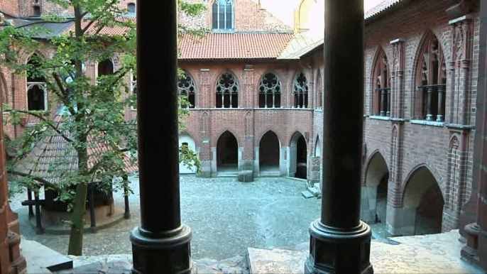 Elbląg, Pomniki historii cenniejsze niż złoto (kadr z filmu)