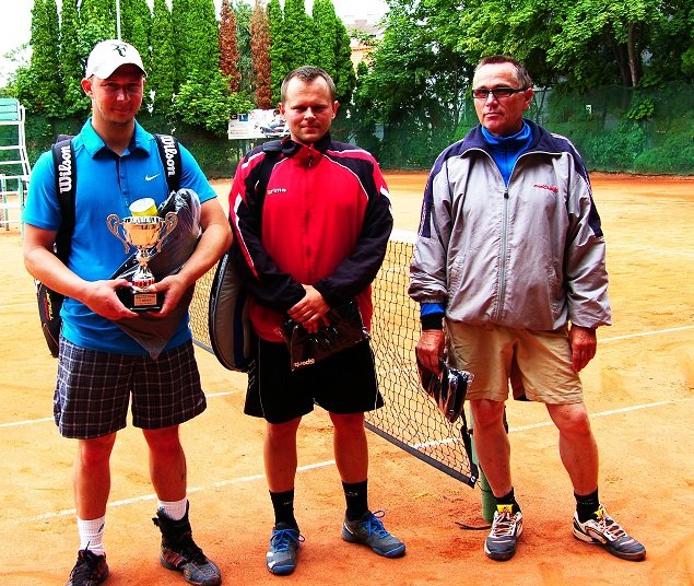 Elbląg, od lewej: Kamil Towarek - zwycięzca gry pojedynczej, Łukasz Januszewski - finalista, Paweł Jurczyński - III miejsce,