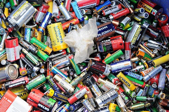 Gdzie wyrzucać zużyte baterie