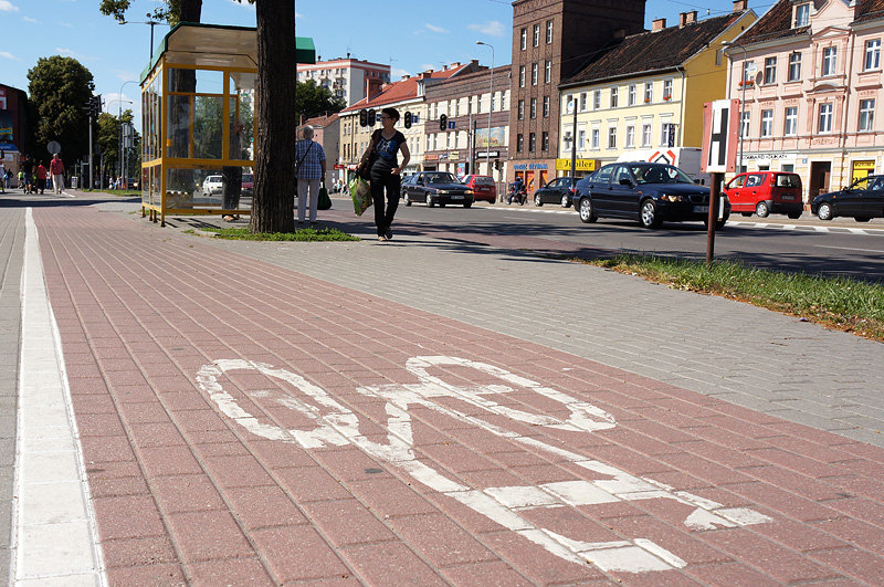 Elbląg, Póki co kontakt rowerzystów z autobusem ogranicza się jedynie do przejazdu obok przystanków