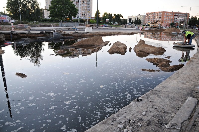 Elbląg, Awaria w centrum. "504" pod wodą Elbląg, Awaria w centrum. "504" pod wodą