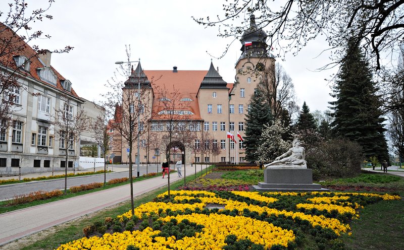 Elbląg, Prawdopodobnie do końca sierpnia prezydent Elbląga zdecyduje o tym, co dalej z DKS