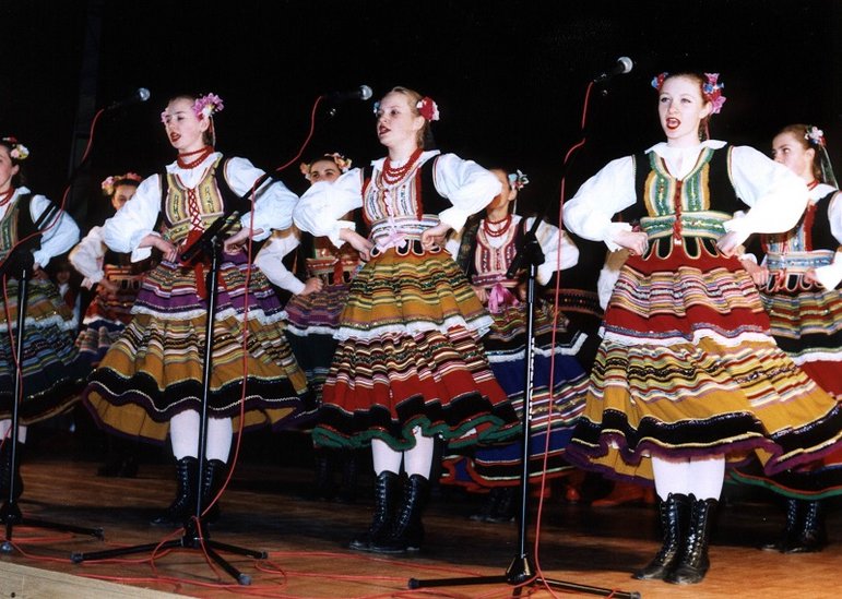 Przegląd Zespołów Folklorystycznych na Święcie Chleba Przegląd Zespołów Folklorystycznych na Święcie Chleba
