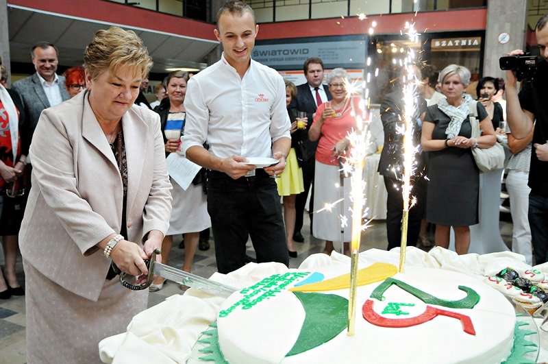 Elbląg, 25 lat to nie byle jaki wiek, był więc i odpowiedni na tę okazję tort