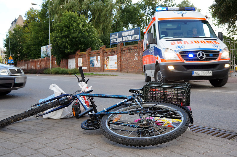 Elbląg, Żeromskiego: potrącenie rowerzysty