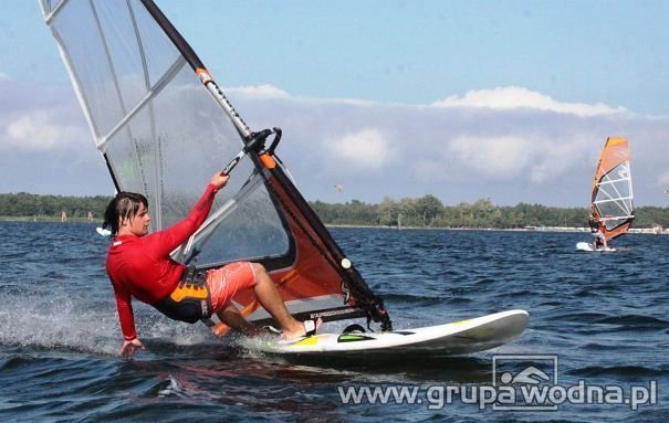 Na zdjęciu Vova szaleje na windsurfingu!