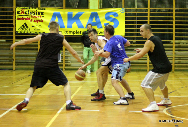 Elbląg, Nocny trio basket jednak w hali Elbląg, Nocny trio basket jednak w hali