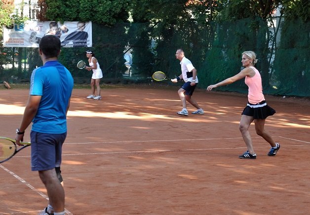 Elbląg, Tenis ma w Elblągu wielu amatorów. Elbląg, Tenis ma w Elblągu wielu amatorów.