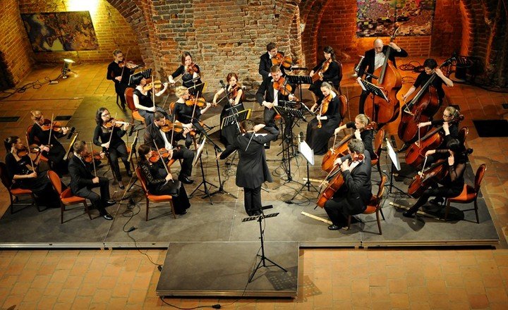 Elbląg, Prezent od elbląskich kameralistów