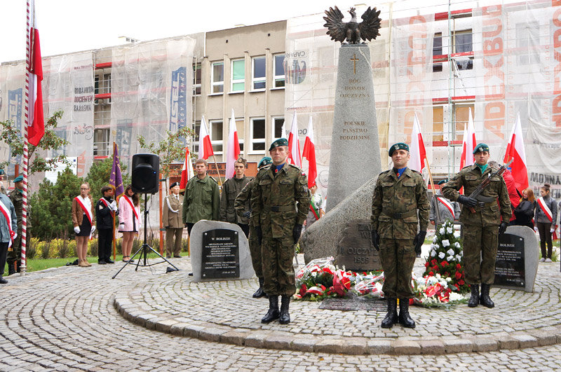 Elbląg, Pod pomnikiem Polskiego Państwa Podziemnego złożono dziś wieńce i kwiaty