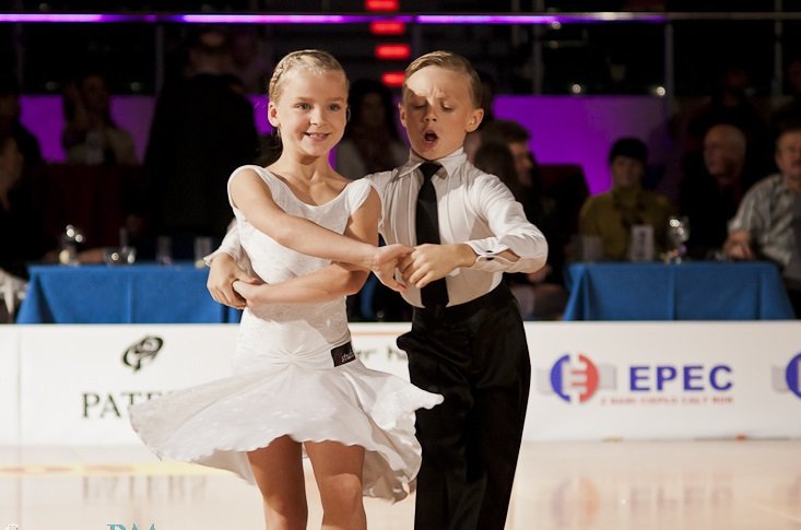 Elbląg, Nauka tańca i savoir-vivre'u