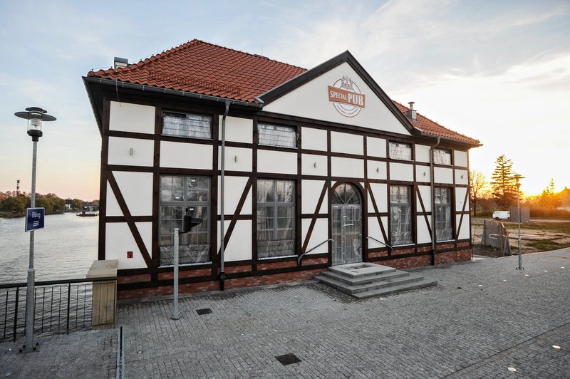 Elbląg, Kiedyś giełda, teraz pub Elbląg, Kiedyś giełda, teraz pub