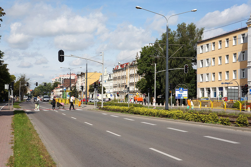Elbląg, Aleja Grunwaldzka, jedna z najruchliwszych i najgłośniejszych ulic w mieście (archiwum portElu,