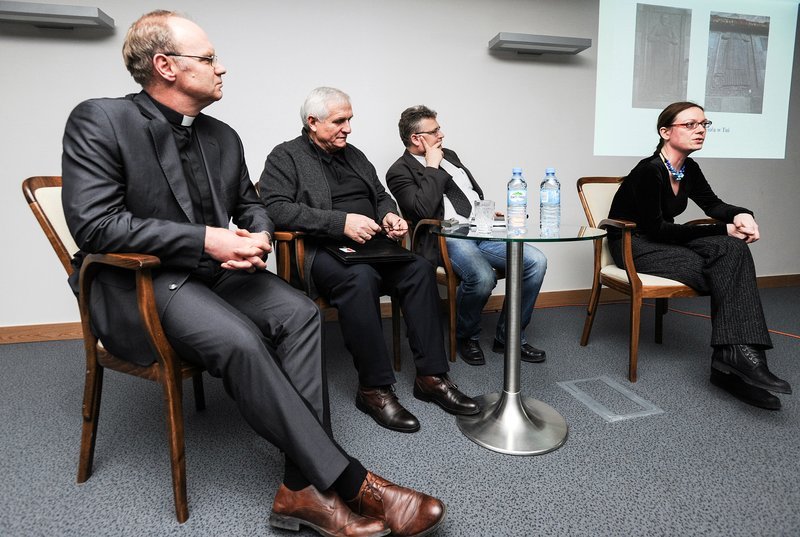 Elbląg, Salonik Tygla - dziś rozmawiano o cmentarzach Elbląg, Salonik Tygla - dziś rozmawiano o cmentarzach