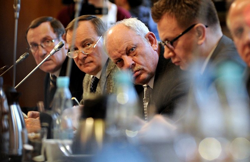 Elbląg, Radni SLD podczas ostatniej sesji RM. Od lewej: Ryszard Klim, Henryk Horbaczewski, Sławomir Kula i Wojciech Rudnicki