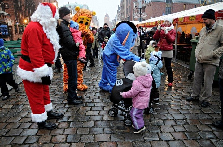 Elbląg, Świety Mikołaj z elfami: Tygryskiem, Kubusiem i Kłapouszkiem