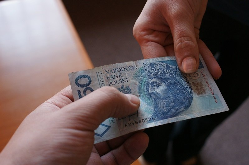 Elbląg, Drukował pieniądze i nimi płacił Elbląg, Drukował pieniądze i nimi płacił