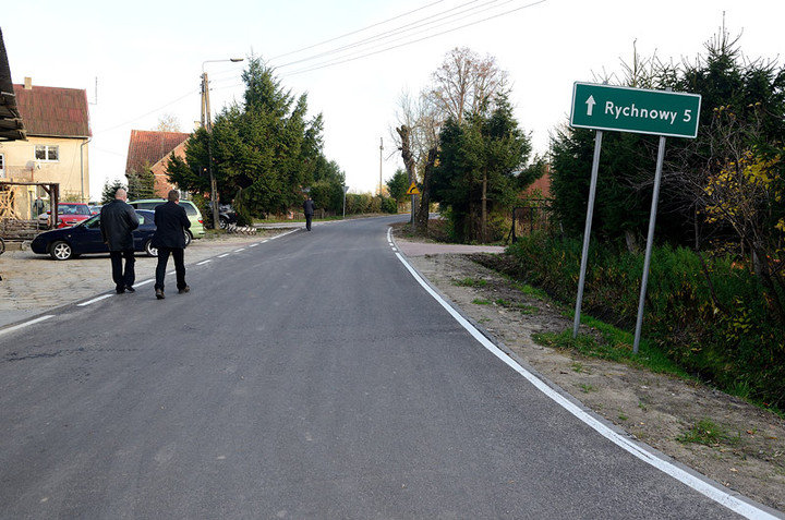 Elbląg, Jesienią ubiegłego roku otwarto budowaną w ramach tego programu drogę Pogrodzie &#8211; Brzeziny &#8211; Rychnowy &#8211; Huta Żuławska &#8211; Przybyłowo