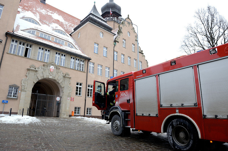 Elbląg, Desperat w urzędzie: "Podpalę się!" Elbląg, Desperat w urzędzie: "Podpalę się!"