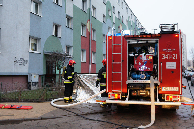 Elbląg, Pożar strawił mieszkanie na II piętrze bloku przy ul. Diaczenki