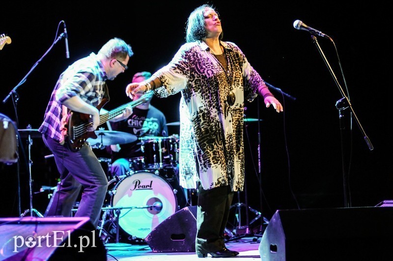 Elbląg, Grażyna Łobaszewska i zespół Ajagore podczas inauguracji Festiwalu ...czy to jest kochanie?