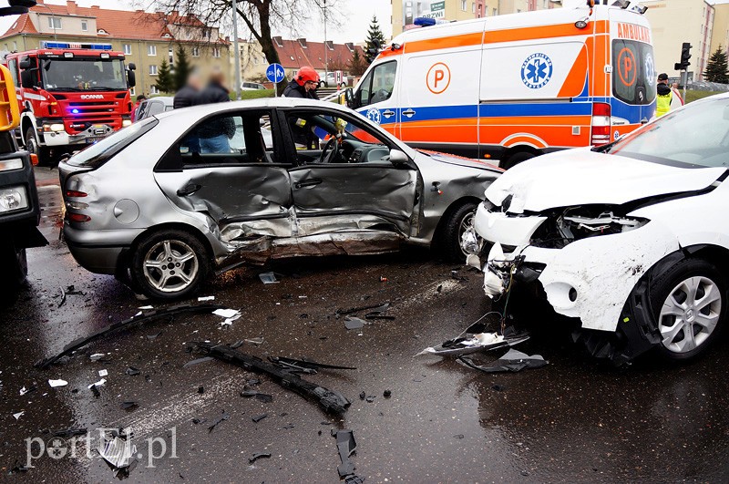 Elbląg, Płk. Dąbka: wypadek z udziałem czterech aut