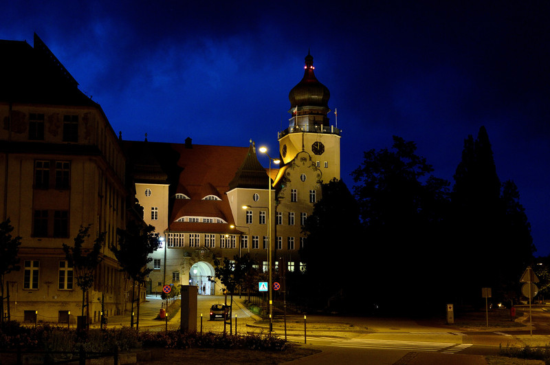 Elbląg, W ramach akcji dziś wieczorem wyłączona zostanie iluminacja m.in. Urzędu Miejskiego w Elblągu Elbląg, W ramach akcji dziś wieczorem wyłączona zostanie iluminacja m.in. Urzędu Miejskiego w Elblągu