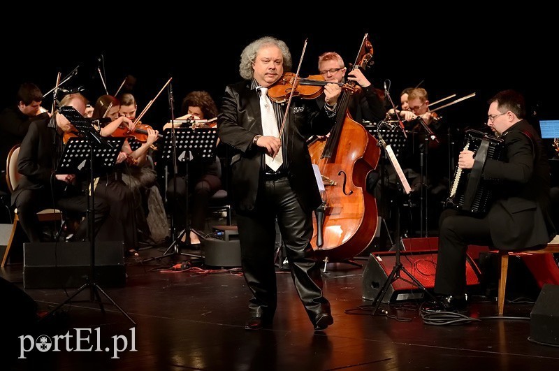 Elbląg, Za sprawą Roby’ ego Lakatosa i zespołu „Tangata Quintet” melomani przenieśli się do Grecji, Turcji, Niemiec, Rosji