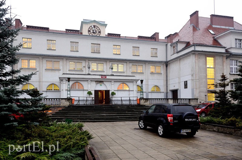 Elbląg, Nie będzie już biały, a zielony - budynek Gimnazjum nr 2 zostanie odremontowany Elbląg, Nie będzie już biały, a zielony - budynek Gimnazjum nr 2 zostanie odremontowany