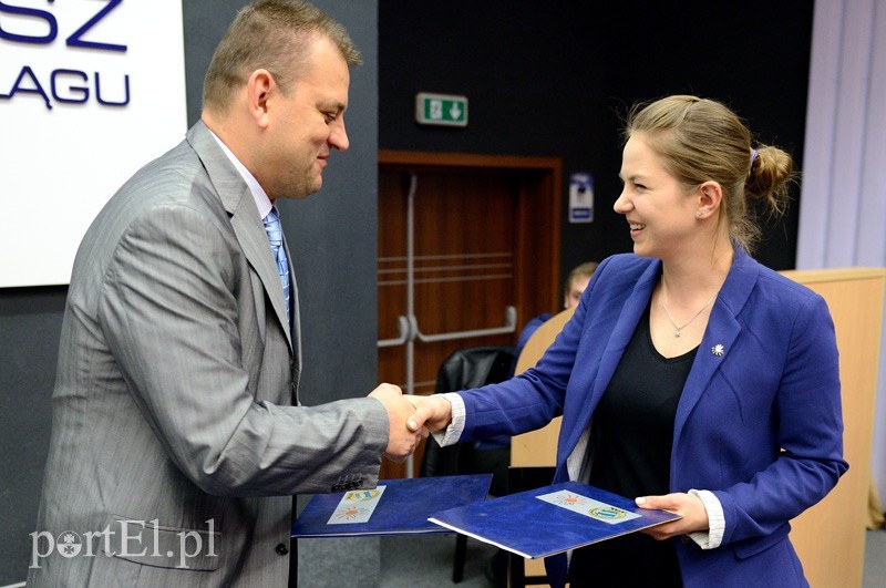 Elbląg, Porozumienie podpisane! na zdj. Justyna Król z RCW i Tomasz Woźny, IKS Atak Elbląg Elbląg, Porozumienie podpisane! na zdj. Justyna Król z RCW i Tomasz Woźny, IKS Atak Elbląg