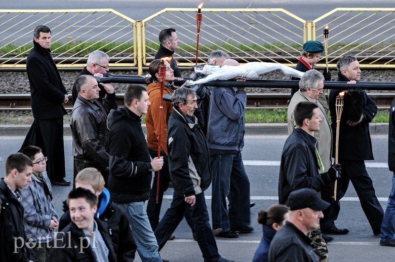 Elbląg, Droga Krzyżowa odbyła w środę ulicami miasta, w Wielki Piątek odbywa się w kościołach