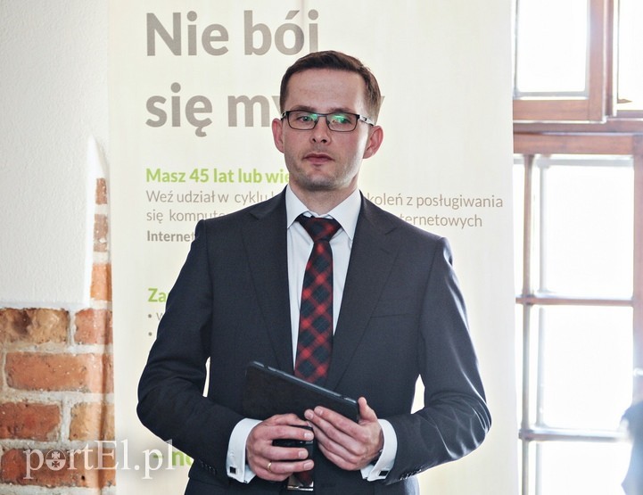 Elbląg, O zaletach projektu budowy sieci szerokopasmowej mówił dziś w Elblągu Maciej Bułkowski, dyrektor Departamentu Społeczeństwa Informacyjnego Urzędu Marszałkowskiego w Olsztynie Elbląg, O zaletach projektu budowy sieci szerokopasmowej mówił dziś w Elblągu Maciej Bułkowski, dyrektor Departamentu Społeczeństwa Informacyjnego Urzędu Marszałkowskiego w Olsztynie