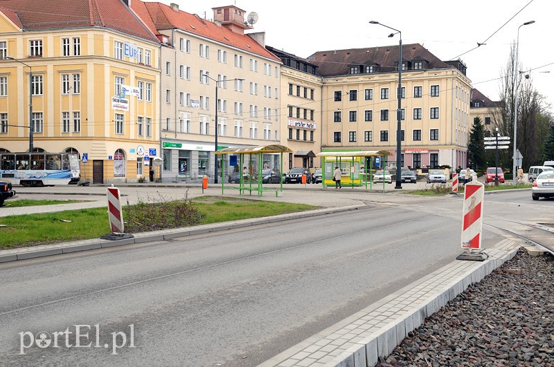 Elbląg, Tramwaj z ul. Pocztowej może skręcić w 1 Maja. Samochód już nie, ale tak się zdarza Elbląg, Tramwaj z ul. Pocztowej może skręcić w 1 Maja. Samochód już nie, ale tak się zdarza