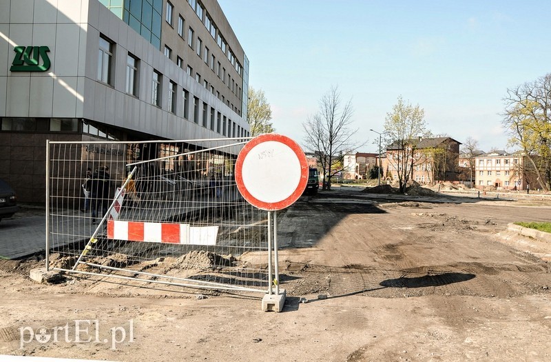 Elbląg, Utrudnienia spowodowane robotami budowlanymi dają sie we znaki zarówno pracownikom ZUS, jak i interesantom Elbląg, Utrudnienia spowodowane robotami budowlanymi dają sie we znaki zarówno pracownikom ZUS, jak i interesantom