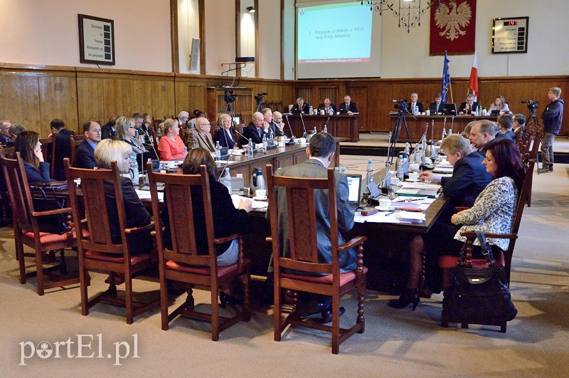 Elbląg, Radni kontra prezydent Elbląg, Radni kontra prezydent