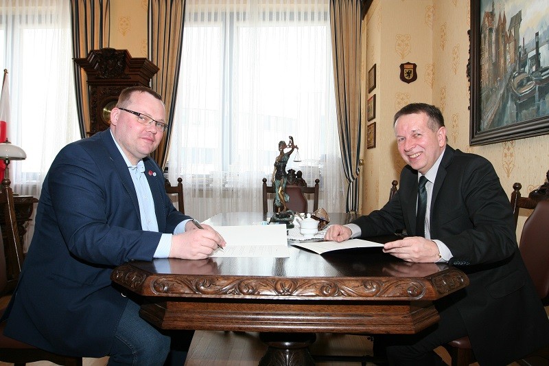 Elbląg, Porozumienie o współpracy V LO z UG Elbląg, Porozumienie o współpracy V LO z UG