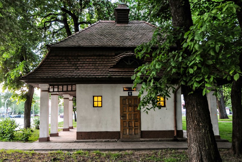 Elbląg, Jeden z szaletów miejskich znajduje się przy ul. Rycerskiej