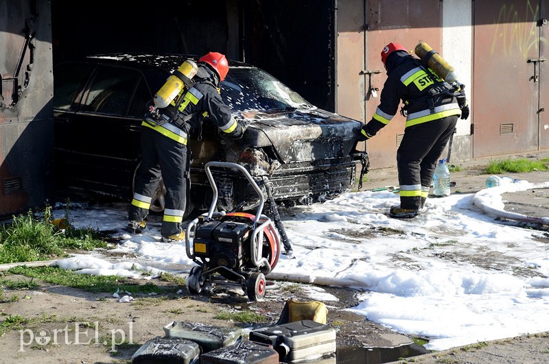 Elbląg, Pożar w garażu przy Malborskiej Elbląg, Pożar w garażu przy Malborskiej