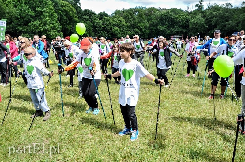 Elbląg, Przed marszem wszyscy uczestnicy wzięli udział w rozgrzewce Elbląg, Przed marszem wszyscy uczestnicy wzięli udział w rozgrzewce