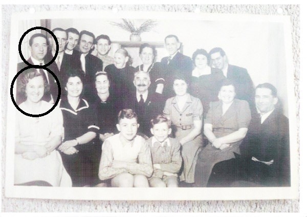 Elbląg, Po lewej stronie zdjęcia Gerhard Schaknies, czyli brat babci Henrika oraz jego żona Herte podczas wizyty w Elblągu w 1955 r.