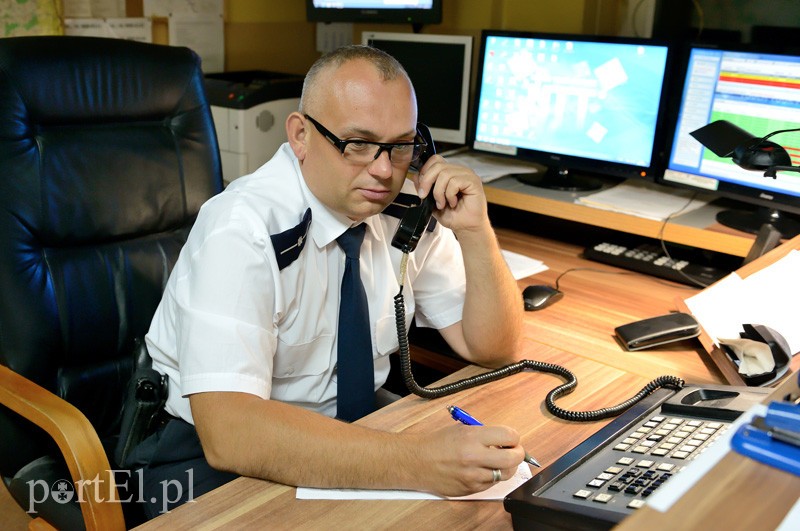 Elbląg, Mł. asp. Roman Ryński, dyżurny elbląskiej komendy Elbląg, Mł. asp. Roman Ryński, dyżurny elbląskiej komendy