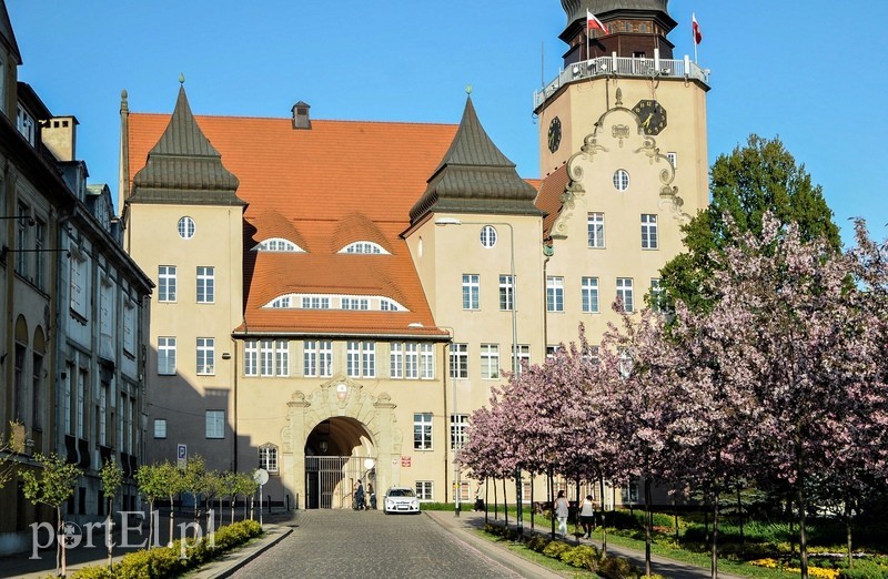 Elbląg, Zarządzeniem prezydenta Jerzego Wilka miejscy urzędnicy w czasie upału pracują dwie godziny krócej Elbląg, Zarządzeniem prezydenta Jerzego Wilka miejscy urzędnicy w czasie upału pracują dwie godziny krócej